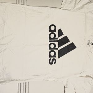 Adidas like new  size S  t-shirt